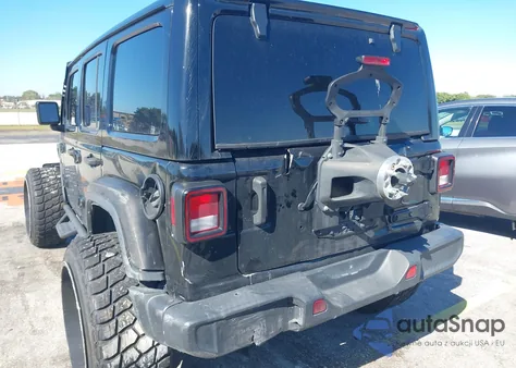 2021 Jeep Wrangler Unlimited Sahara Altitude 4X4 z USA, uszkodzony, nr VIN 1C4HJXEN5MW530996